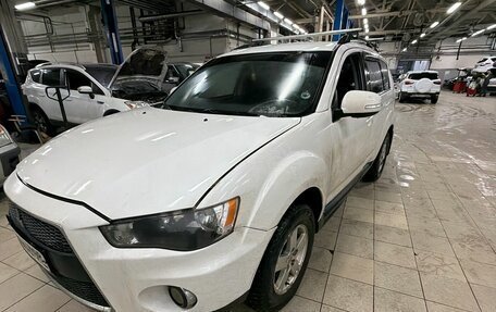 Mitsubishi Outlander III рестайлинг 3, 2010 год, 949 000 рублей, 3 фотография
