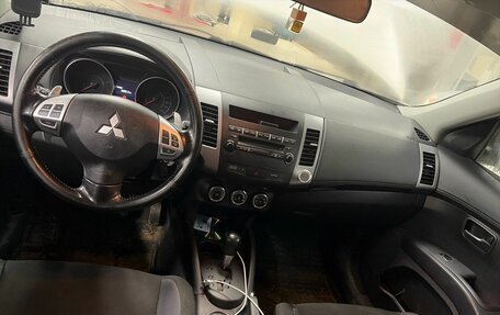 Mitsubishi Outlander III рестайлинг 3, 2010 год, 949 000 рублей, 7 фотография