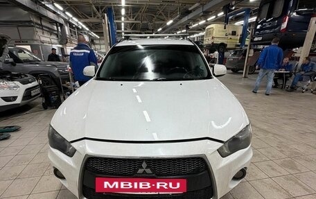 Mitsubishi Outlander III рестайлинг 3, 2010 год, 949 000 рублей, 2 фотография