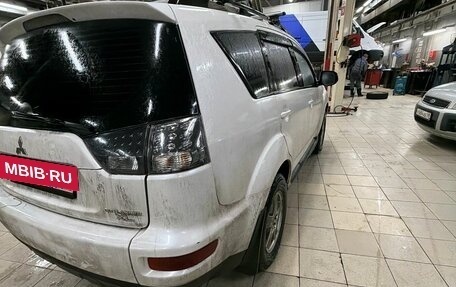 Mitsubishi Outlander III рестайлинг 3, 2010 год, 949 000 рублей, 4 фотография