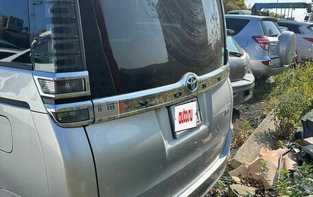 Toyota Voxy III, 2020 год, 3 250 000 рублей, 2 фотография