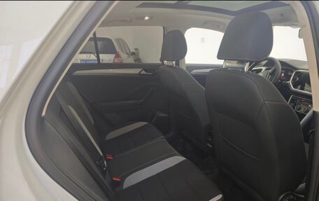 Volkswagen T-Roc I, 2022 год, 3 500 000 рублей, 15 фотография