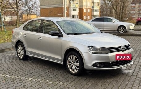Volkswagen Jetta VI, 2016 год, 900 000 рублей, 2 фотография