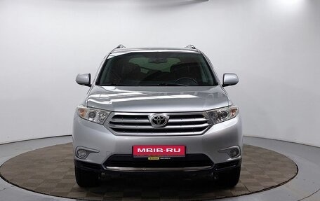 Toyota Highlander III, 2011 год, 1 650 000 рублей, 2 фотография