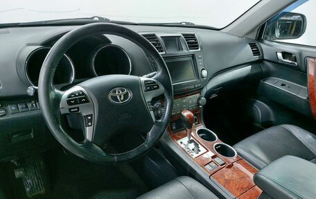 Toyota Highlander III, 2011 год, 1 650 000 рублей, 10 фотография
