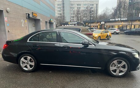 Mercedes-Benz E-Класс, 2017 год, 4 000 000 рублей, 2 фотография