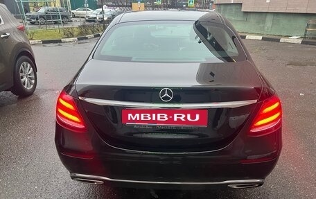 Mercedes-Benz E-Класс, 2017 год, 4 000 000 рублей, 3 фотография