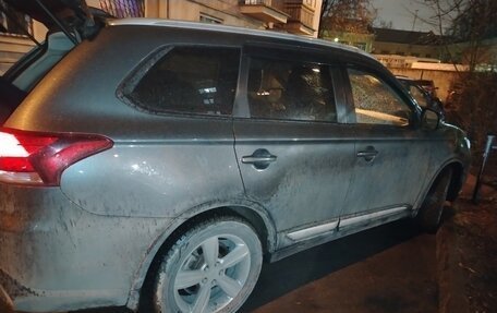 Mitsubishi Outlander III рестайлинг 3, 2018 год, 1 600 000 рублей, 9 фотография