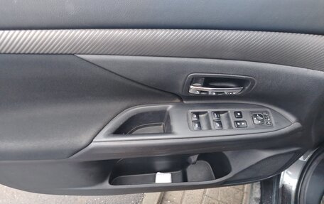 Mitsubishi Outlander III рестайлинг 3, 2018 год, 1 600 000 рублей, 4 фотография