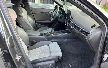 Audi A4, 2021 год, 2 200 000 рублей, 5 фотография