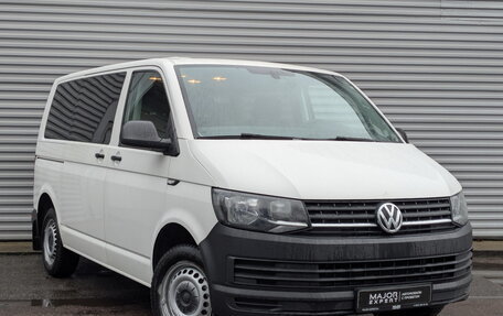 Volkswagen Caravelle T6 рестайлинг, 2016 год, 3 350 000 рублей, 3 фотография