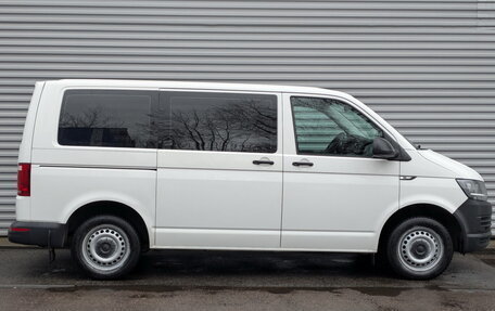 Volkswagen Caravelle T6 рестайлинг, 2016 год, 3 350 000 рублей, 4 фотография