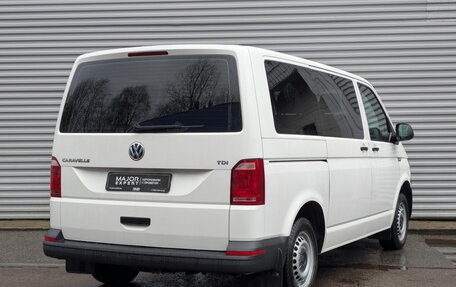 Volkswagen Caravelle T6 рестайлинг, 2016 год, 3 350 000 рублей, 5 фотография