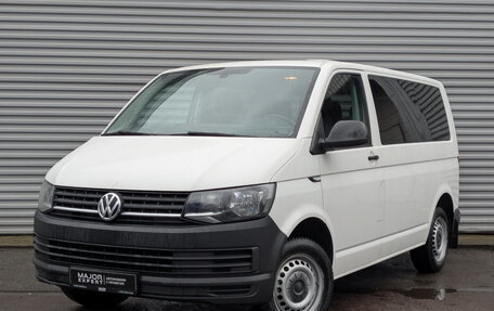 Volkswagen Caravelle T6 рестайлинг, 2016 год, 3 350 000 рублей, 1 фотография