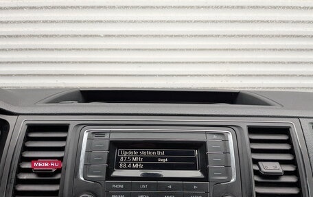 Volkswagen Caravelle T6 рестайлинг, 2016 год, 3 350 000 рублей, 15 фотография