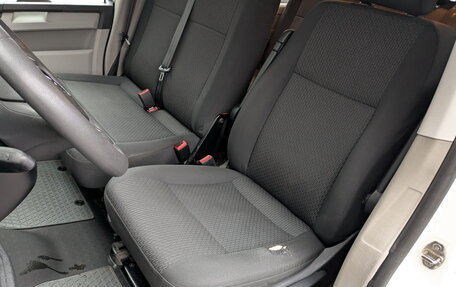 Volkswagen Caravelle T6 рестайлинг, 2016 год, 3 350 000 рублей, 20 фотография