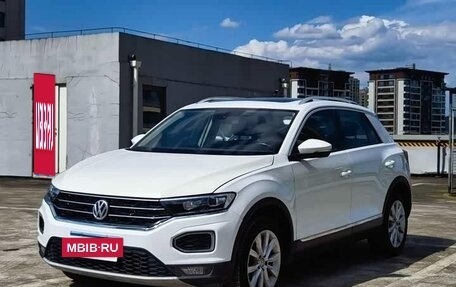 Volkswagen T-Roc I, 2022 год, 1 560 000 рублей, 3 фотография