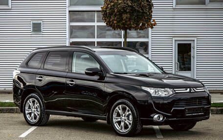 Mitsubishi Outlander III рестайлинг 3, 2014 год, 1 395 000 рублей, 3 фотография