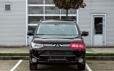 Mitsubishi Outlander III рестайлинг 3, 2014 год, 1 395 000 рублей, 2 фотография