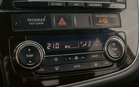 Mitsubishi Outlander III рестайлинг 3, 2014 год, 1 395 000 рублей, 15 фотография