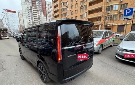 Honda Stepwgn, 2022 год, 3 100 000 рублей, 4 фотография