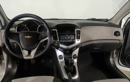 Chevrolet Cruze II, 2012 год, 689 000 рублей, 9 фотография