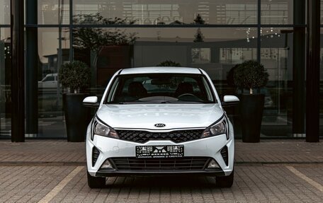 KIA Rio IV, 2022 год, 1 555 000 рублей, 2 фотография