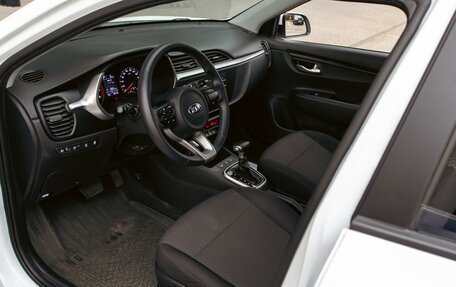 KIA Rio IV, 2022 год, 1 555 000 рублей, 13 фотография