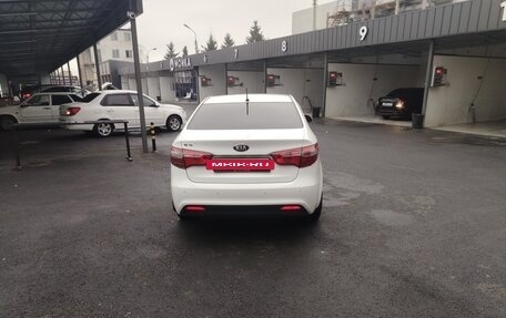 KIA Rio III рестайлинг, 2013 год, 700 000 рублей, 2 фотография