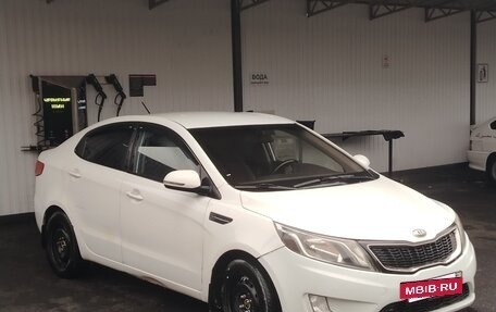 KIA Rio III рестайлинг, 2013 год, 700 000 рублей, 3 фотография