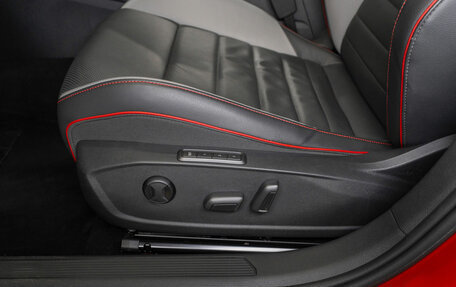 Volkswagen Golf GTI, 2021 год, 3 650 000 рублей, 23 фотография