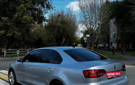 Volkswagen Jetta VI, 2015 год, 1 300 000 рублей, 2 фотография