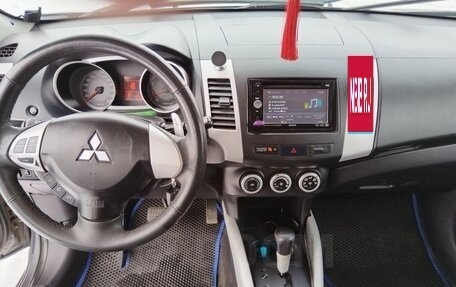 Mitsubishi Outlander III рестайлинг 3, 2006 год, 1 200 000 рублей, 7 фотография