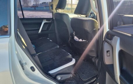 Toyota Land Cruiser Prado 150 рестайлинг 2, 2020 год, 6 500 000 рублей, 9 фотография