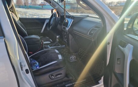 Toyota Land Cruiser Prado 150 рестайлинг 2, 2020 год, 6 500 000 рублей, 8 фотография