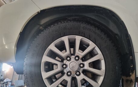 Toyota Land Cruiser Prado 150 рестайлинг 2, 2020 год, 6 500 000 рублей, 13 фотография