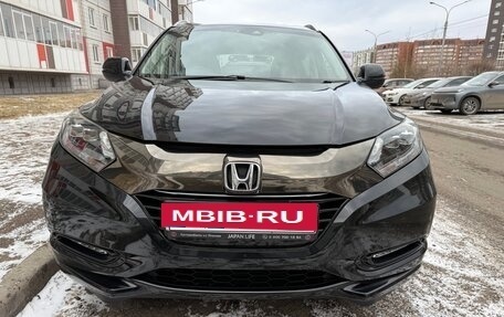 Honda Vezel, 2017 год, 2 090 000 рублей, 2 фотография