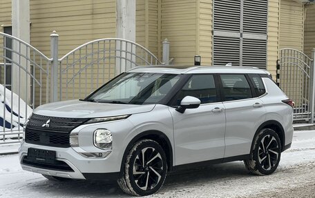 Mitsubishi Outlander, 2023 год, 3 750 000 рублей, 4 фотография