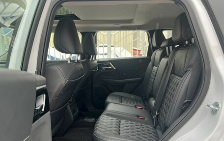 Mitsubishi Outlander, 2023 год, 3 750 000 рублей, 28 фотография