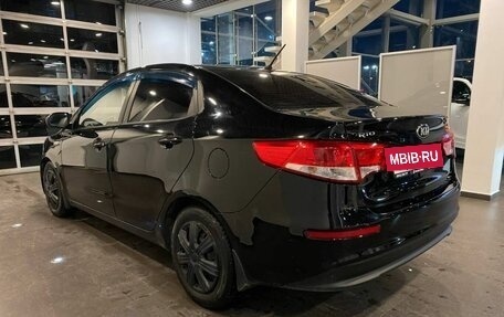 KIA Rio III рестайлинг, 2015 год, 915 000 рублей, 32 фотография