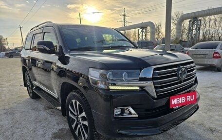 Toyota Land Cruiser 200, 2018 год, 7 950 000 рублей, 4 фотография
