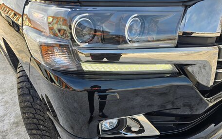 Toyota Land Cruiser 200, 2018 год, 7 950 000 рублей, 22 фотография