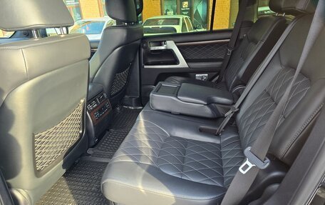 Toyota Land Cruiser 200, 2018 год, 7 950 000 рублей, 32 фотография