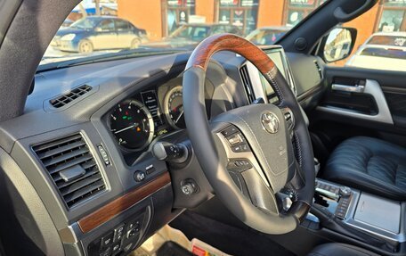 Toyota Land Cruiser 200, 2018 год, 7 950 000 рублей, 29 фотография