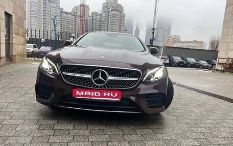 Mercedes-Benz E-Класс, 2019 год, 5 500 000 рублей, 3 фотография