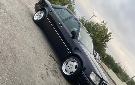 Mercedes-Benz E-Класс, 1994 год, 1 150 000 рублей, 4 фотография