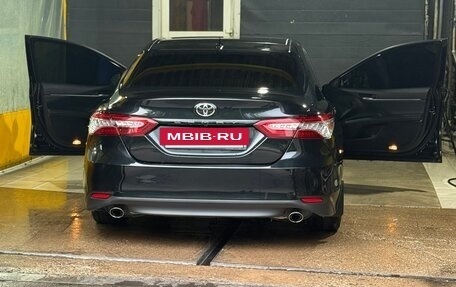 Toyota Camry, 2023 год, 3 500 000 рублей, 2 фотография