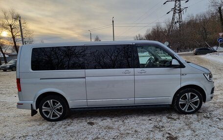 Volkswagen Caravelle T6 рестайлинг, 2017 год, 2 900 000 рублей, 8 фотография