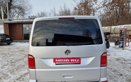 Volkswagen Caravelle T6 рестайлинг, 2017 год, 2 900 000 рублей, 2 фотография