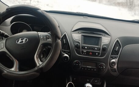 Hyundai ix35 I рестайлинг, 2014 год, 980 000 рублей, 2 фотография